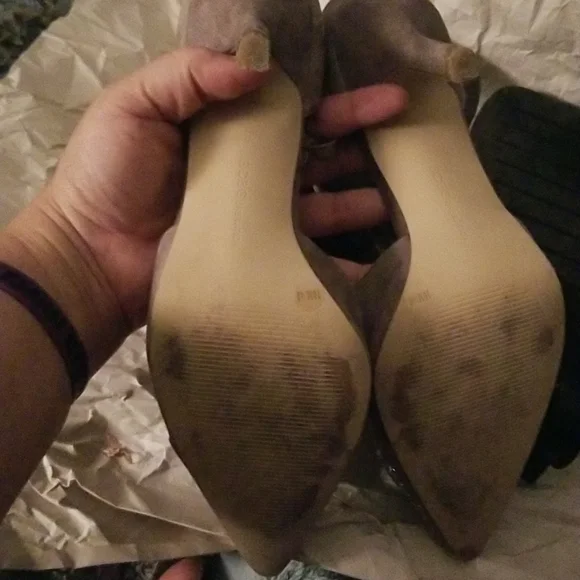 ☆☆Final Price☆☆ BCBGeneration Gray Suede Ankle Strap Heels Size 10M - Picture 6 of 10